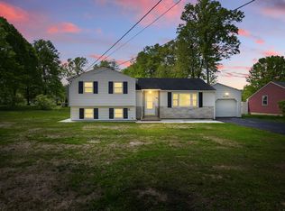 843 Overhill Dr, Suffield, CT 06078