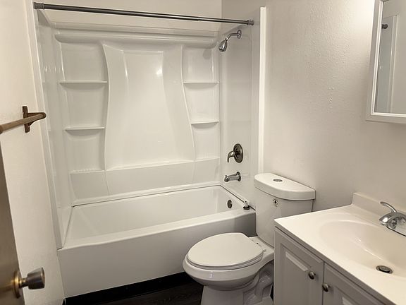 5th image of 521 E 13th St #H