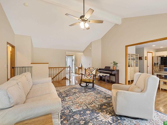 3rd image of 21119 Schofield Dr
