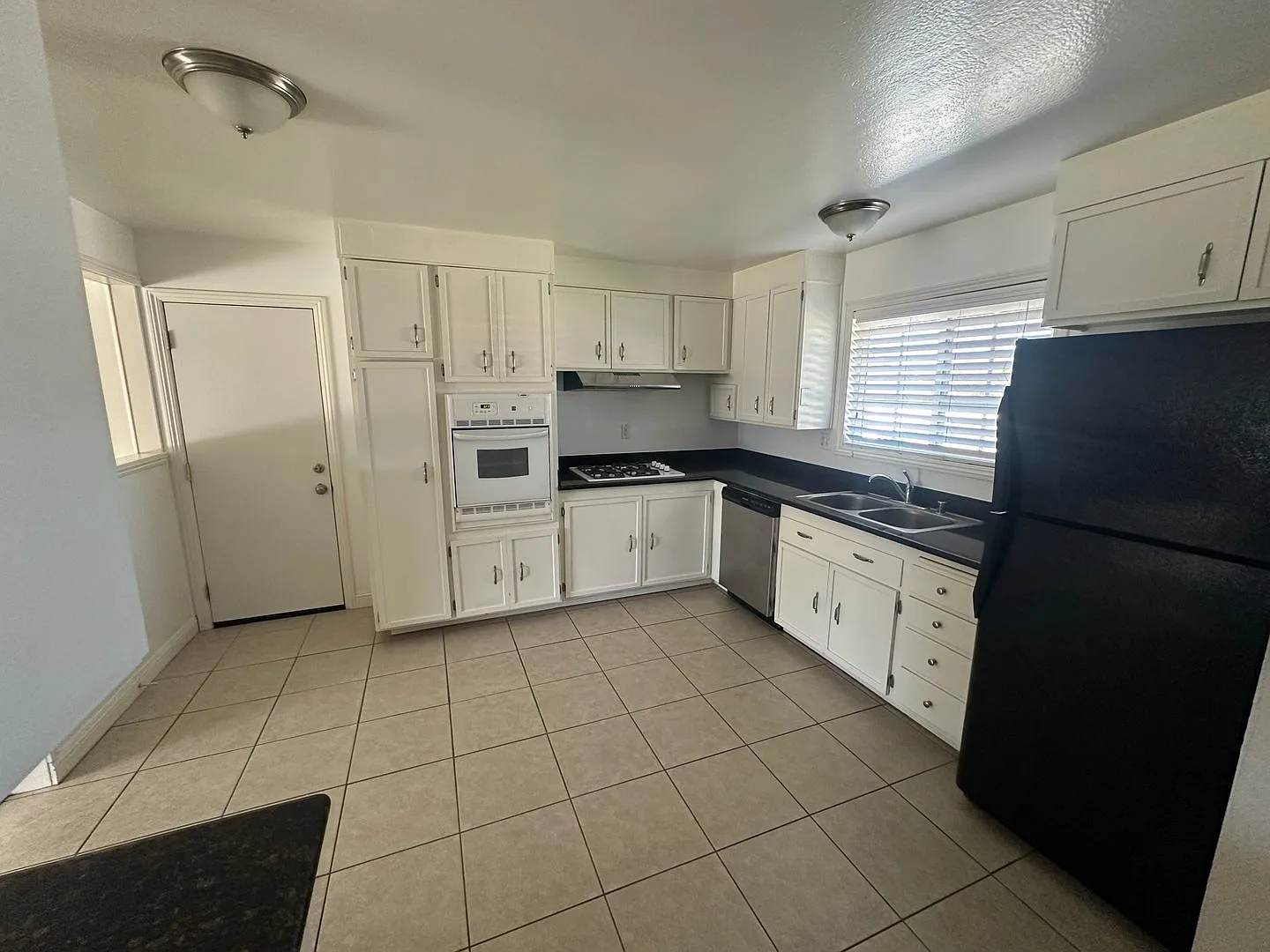 Charming Orcutt 3 Bd. 2Ba Home w/ Formal Dinning Room — Photo 3