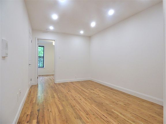 5th image of 335 E 70th St APT 5