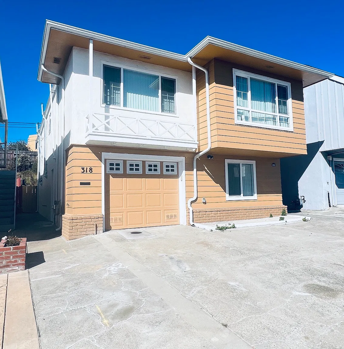 3 bed, 785 sqft, $4,500 — Photo 1