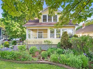 1018 W Galena Blvd, Aurora, IL 60506