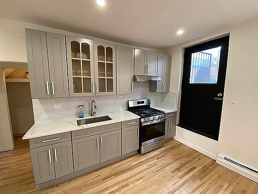 5th image of 223 Columbia St #Top