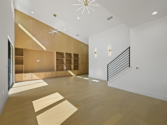 3rd image of 1606 Cedar Ave #A