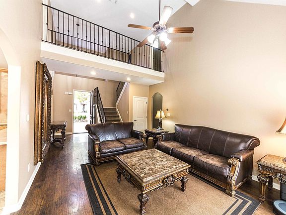 4th image of 1430 Sawmill Creek Ln