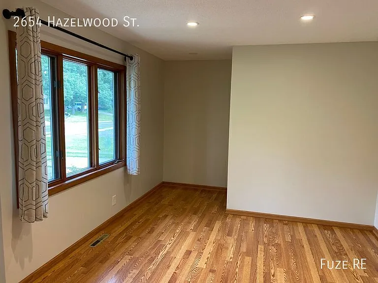 2654 Hazelwood St N — Photo 15