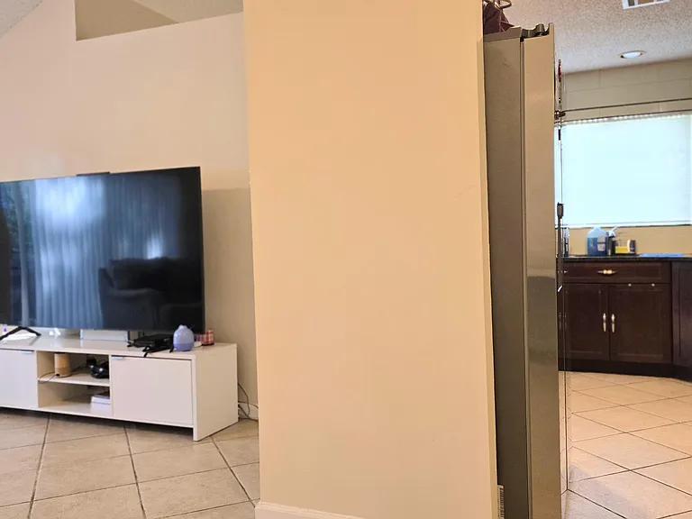 6241 NW 74th Ct — Photo 8