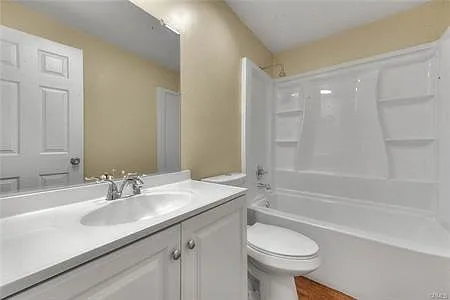 608 N Taylor Ave, Unit 211, Montebello — Photo 12