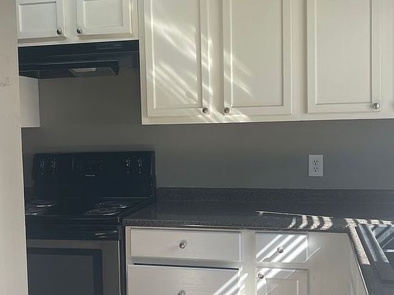 4th image of 226 Muller St APT 3