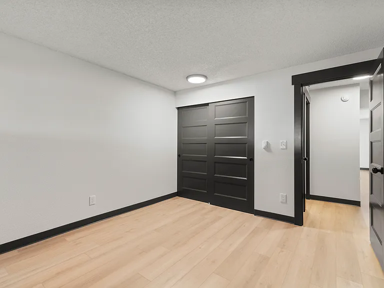 Baycrest Apartments — Photo 15