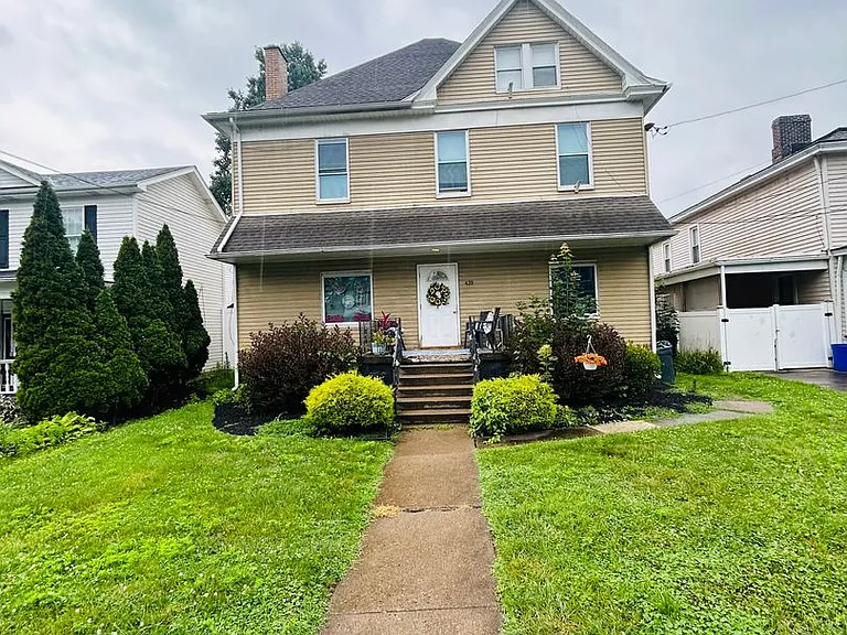 439 College Ave — Photo 1