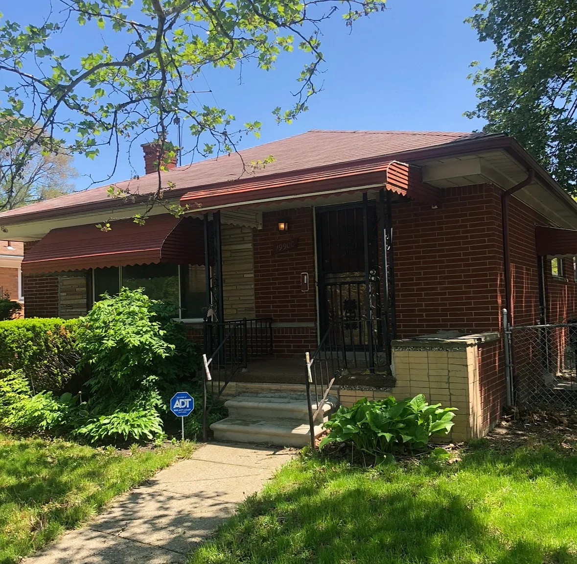 4 bed, 1281 sqft, $2,000 — Photo 1