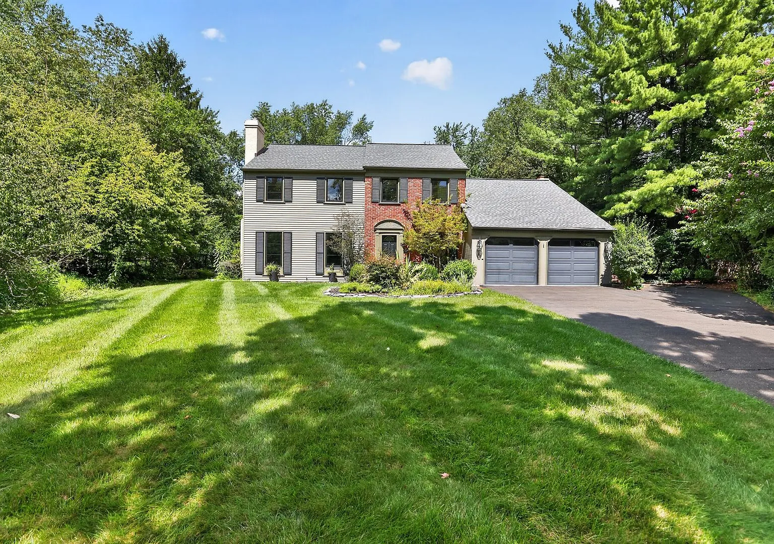 Beautiful 5-Bedroom Spring House Rental! — Photo 3