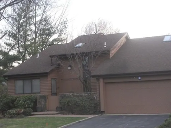 47 Eaton Ct, Manhasset, NY 11030