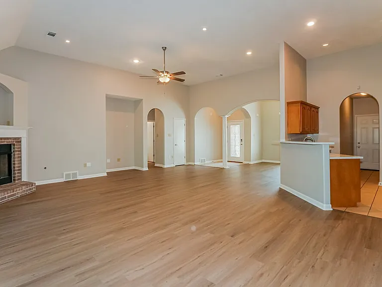 60 Willow Crest Cv — Photo 5