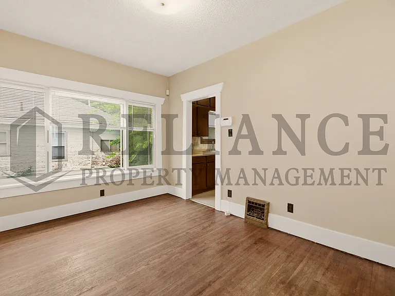 1425 S Laura Ave — Photo 14
