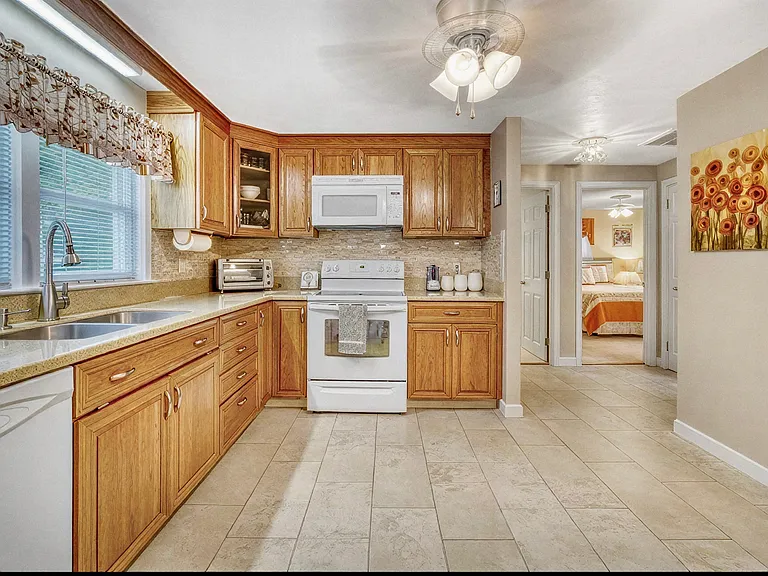 43 Deerfield Ave #43 — Photo 4