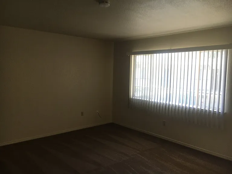 Cedarwood Apartments — Photo 11