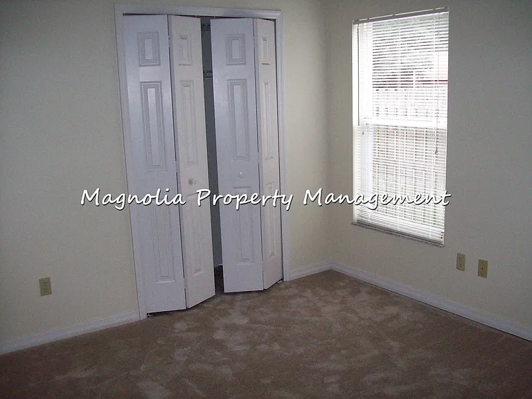 1322 Carlson Dr — Photo 9