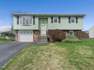 33 Abby Rd, Latham, NY 12110