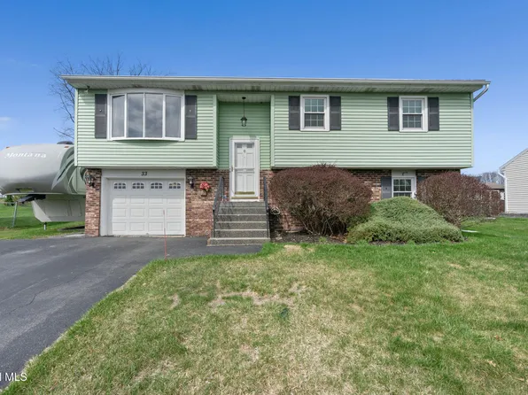 33 Abby Road, Latham, NY 12110