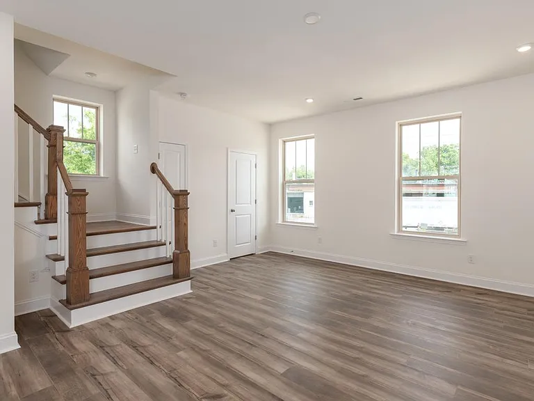 2923 W Trade St — Photo 9