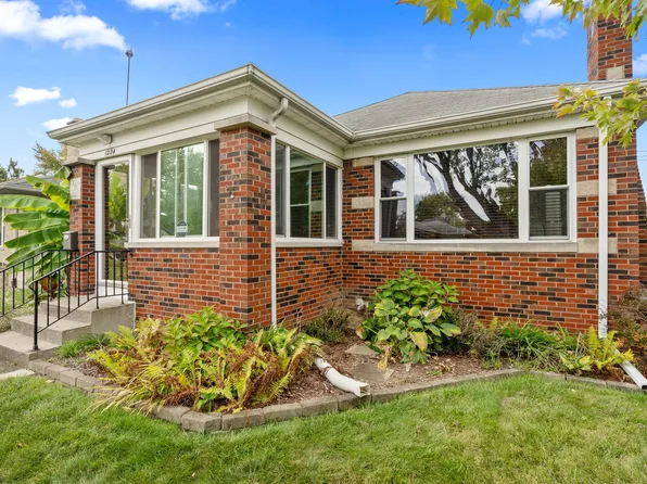 1224 N Hawthorne Ln, Indianapolis, IN 46219