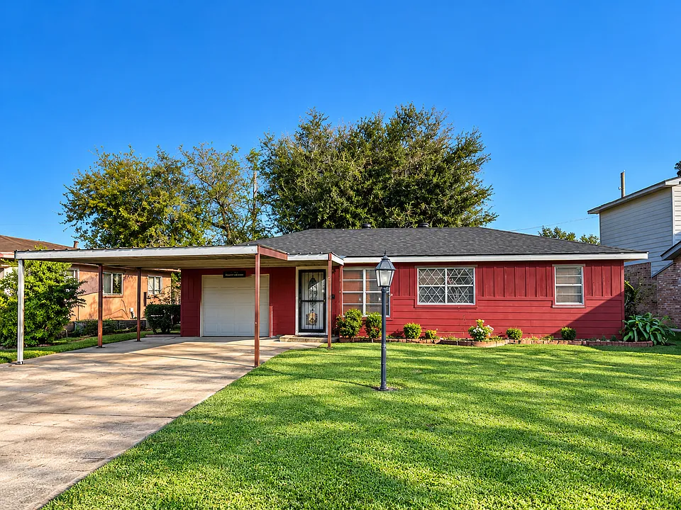 4477 Cadillac Ln