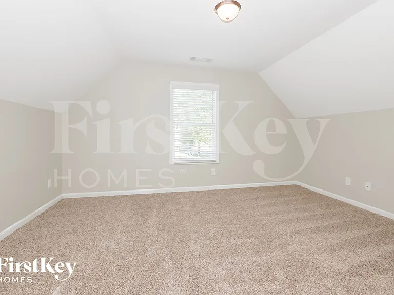 22F E Newnan Rd — Photo 13