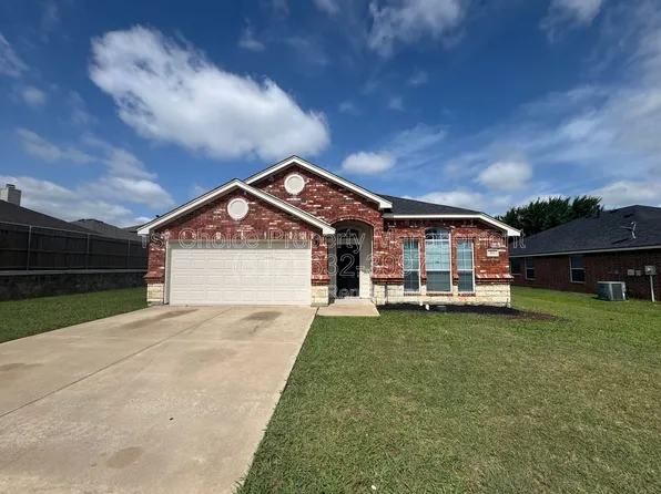 924 Marist Dr, Fort Worth, TX 76120