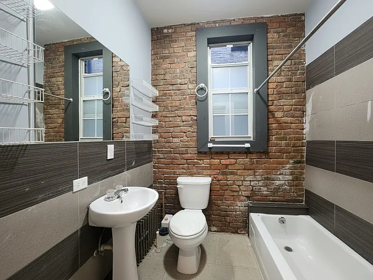 848 Hart St #2A — Photo 12