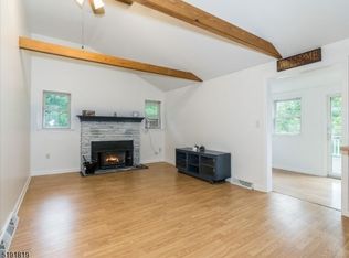 4 Woodcliff Trl, Newton, NJ 07860