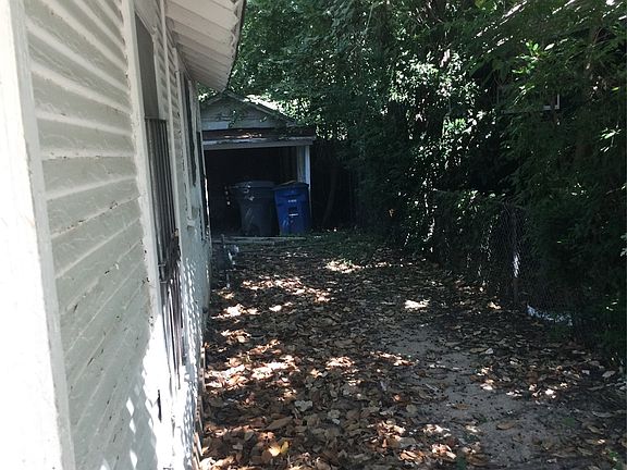 5th image of 2327 Dathe St
