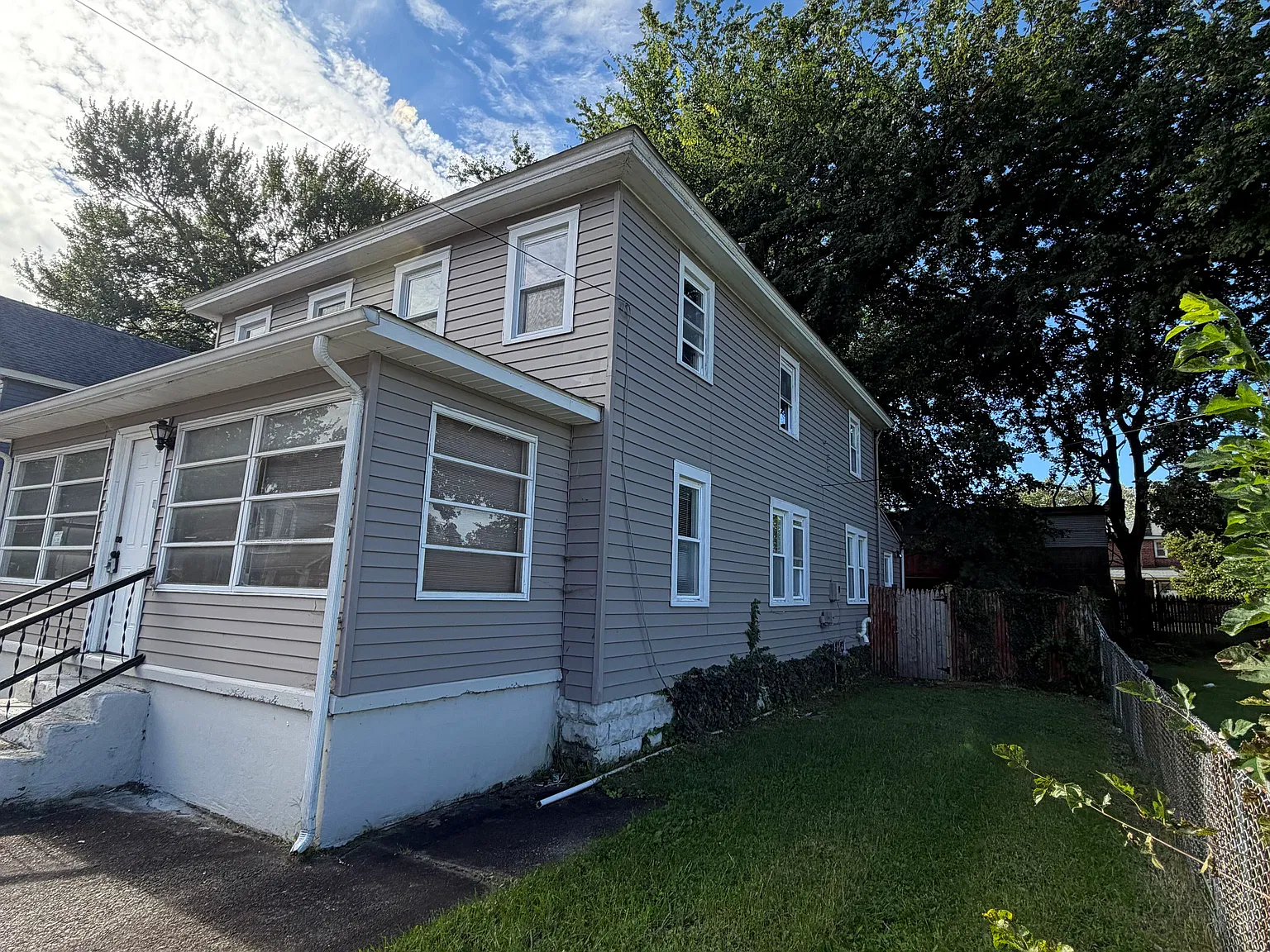 138 Denny Ave — Photo 3