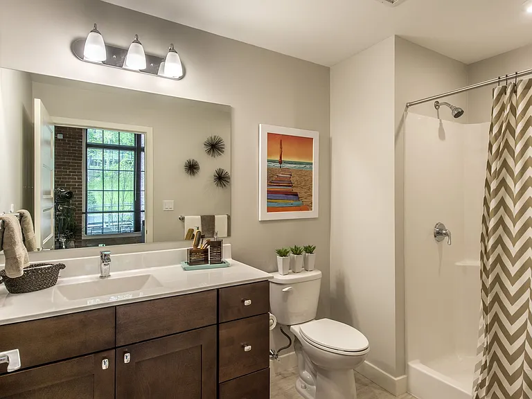 Full Bathroom