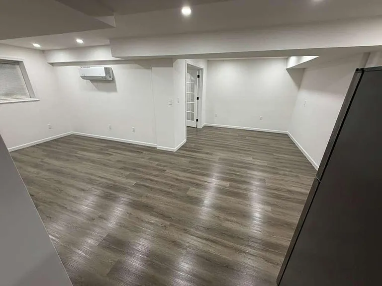 742 Walnut St — Photo 10