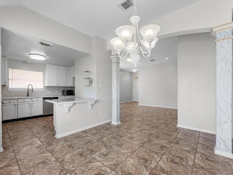 18634 S Wimbledon Dr — Photo 12