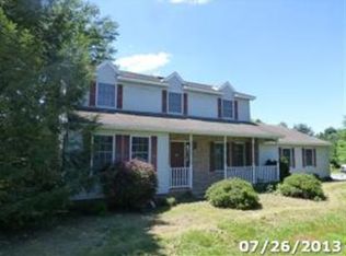 120 Country Club View Dr, Lebanon, PA 17042