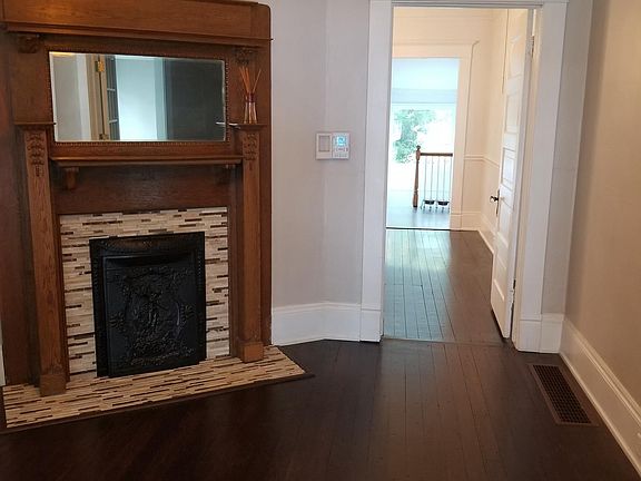 Front room without furniture