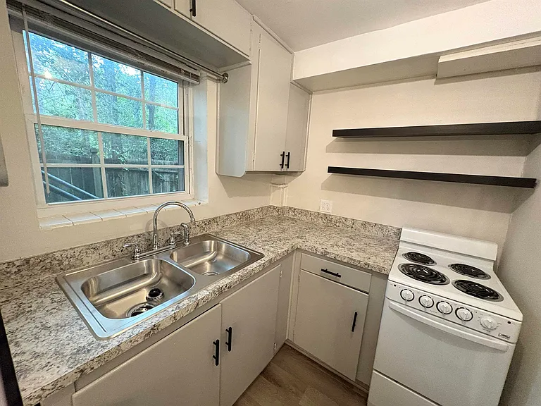 202 E Bradford Rd #2 — Photo 11