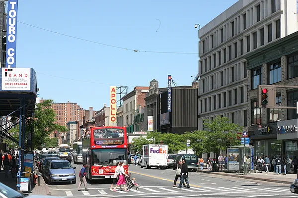 Rented by Uptown Flats LLC | media 43