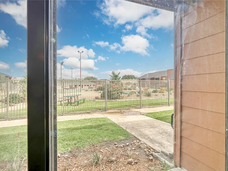 904 University Oaks Blvd #117 — Photo 6