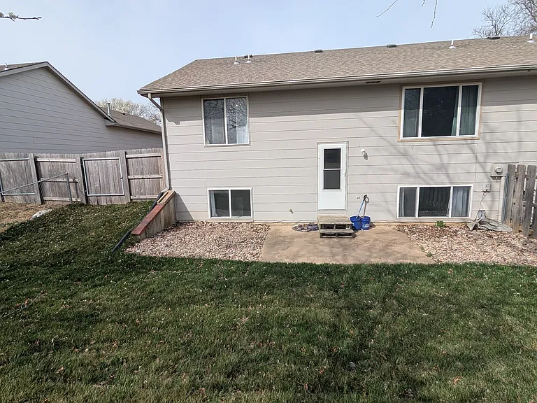 1448 N Glancey St — Photo 2