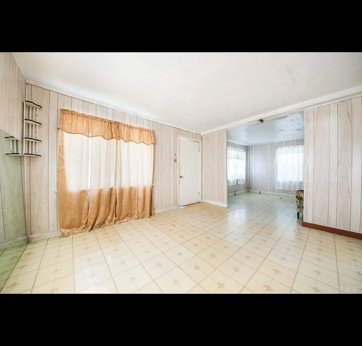 3 bed, 936 sqft, $575 — Photo 4