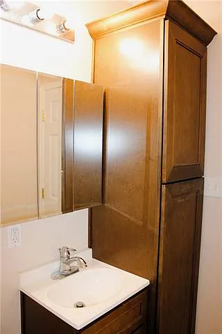 5700 Wilton Dr — Photo 19