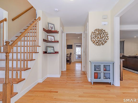 4th image of 44 Gelding Hill Road