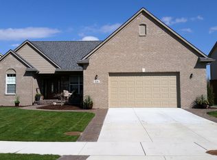 531 Fairways Ln, Chelsea, MI 48118