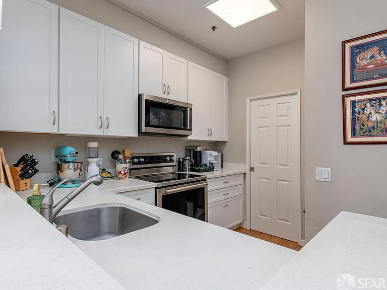 2075 Sutter St #525 — Photo 4