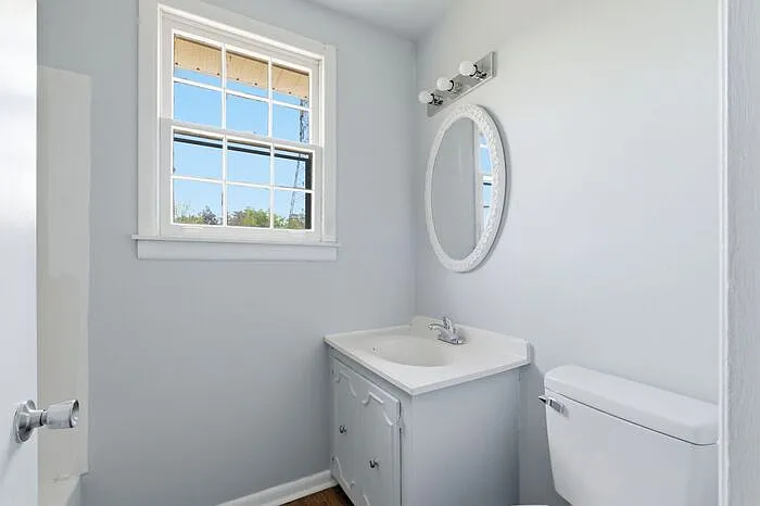 741 McPherson Dr — Photo 16